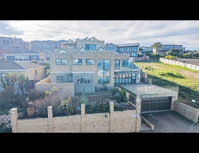 6 BEDROOM HOUSE FOR SALE IN DANA BAY